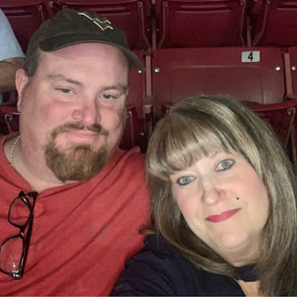 Meet your Posher, Lisa & john - Picture 1 of 1